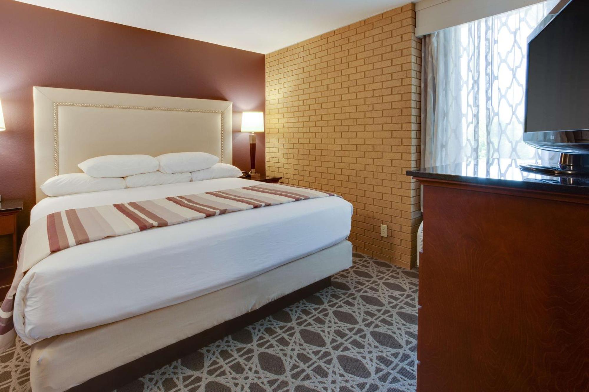 Drury Inn & Suites Louisville East Esterno foto