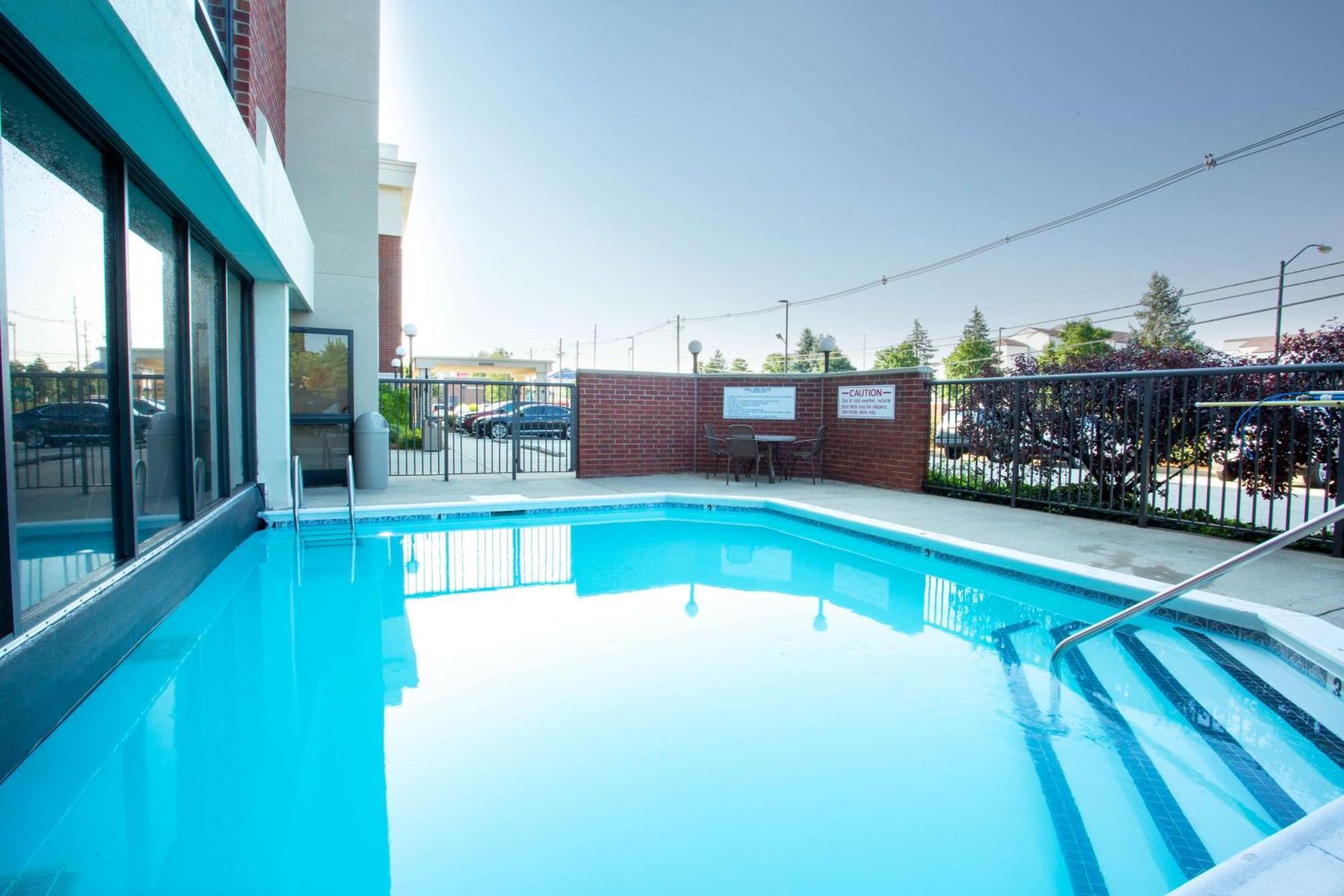 Drury Inn & Suites Louisville East Esterno foto