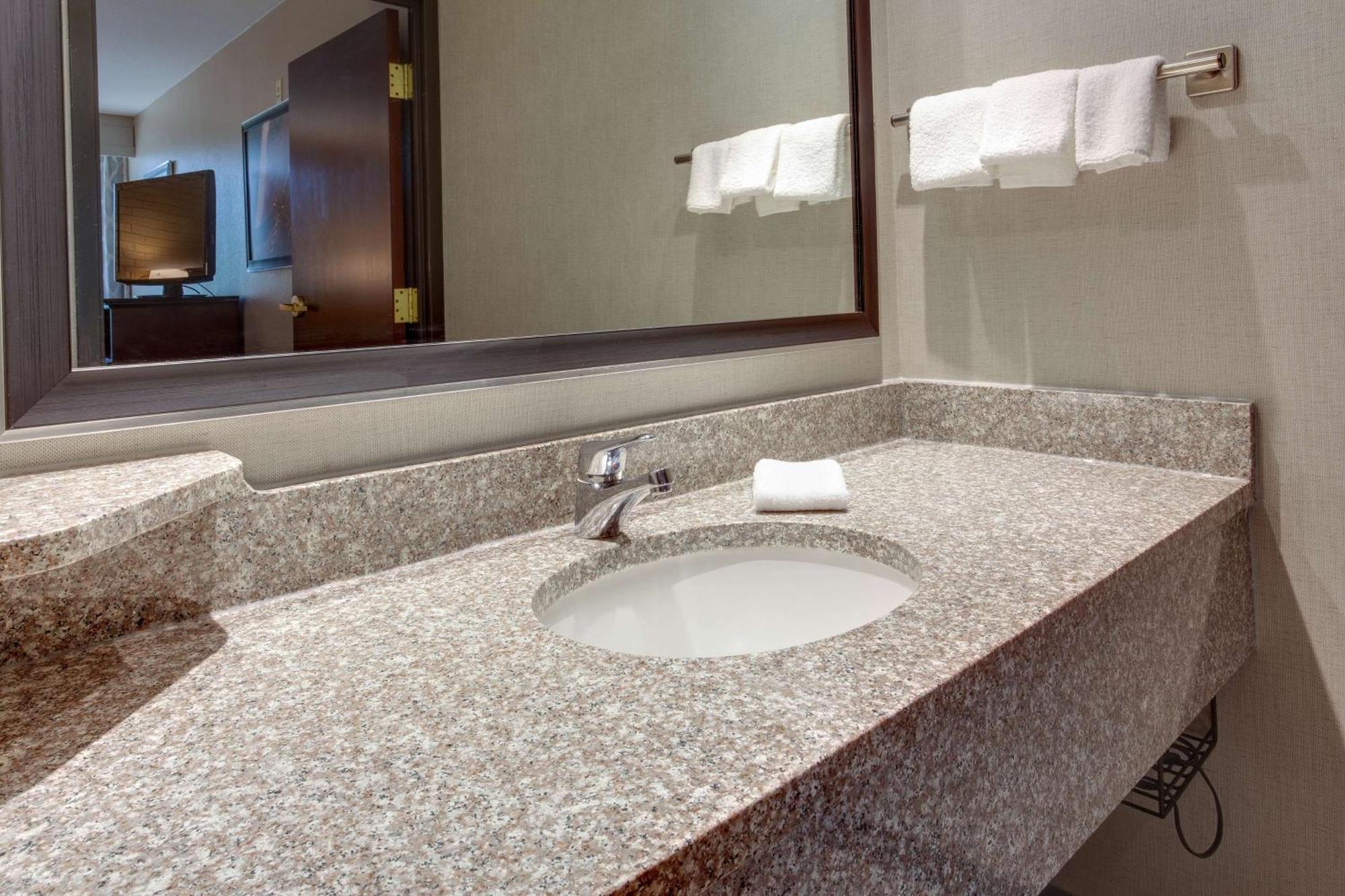 Drury Inn & Suites Louisville East Esterno foto