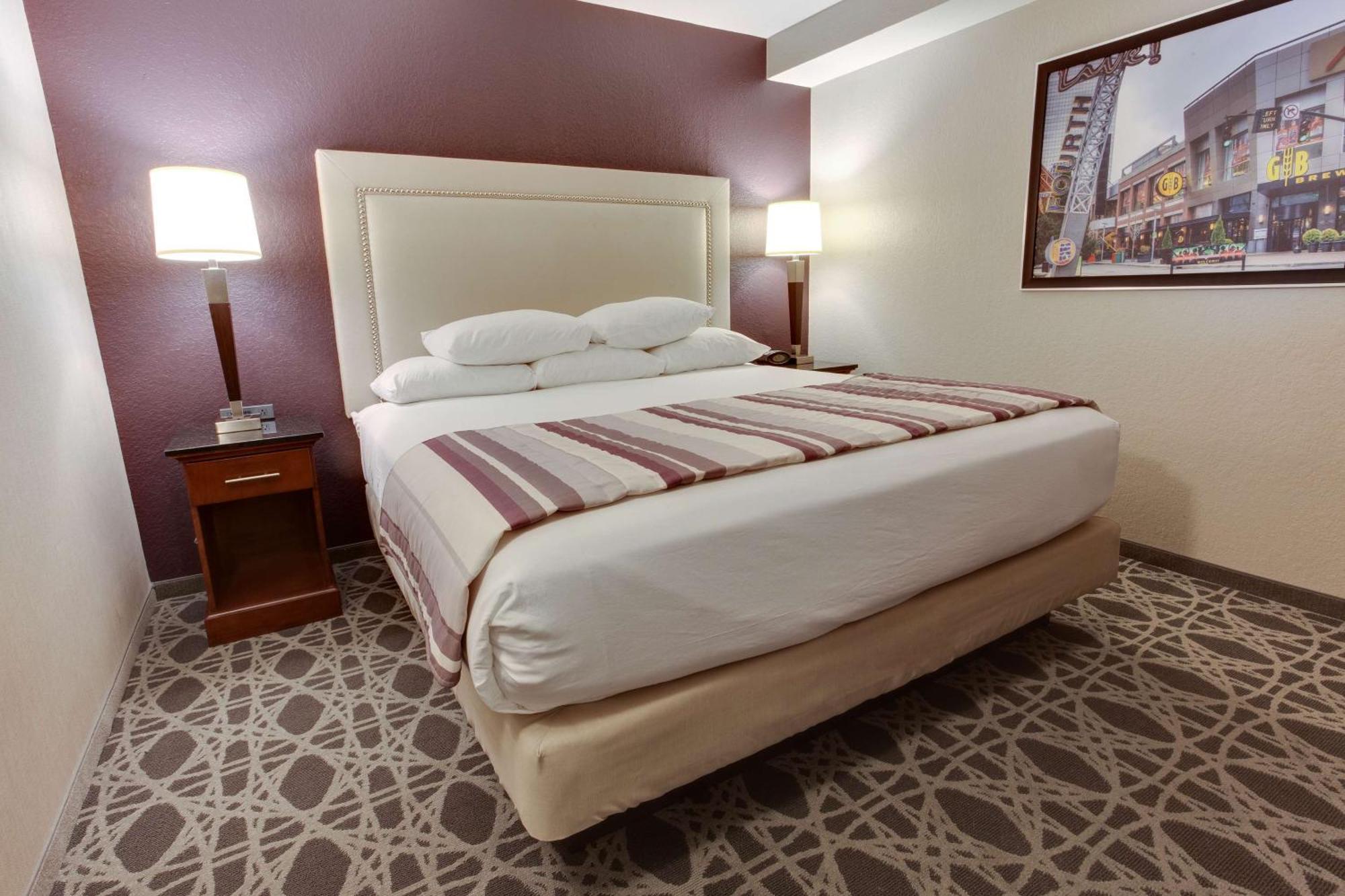 Drury Inn & Suites Louisville East Esterno foto